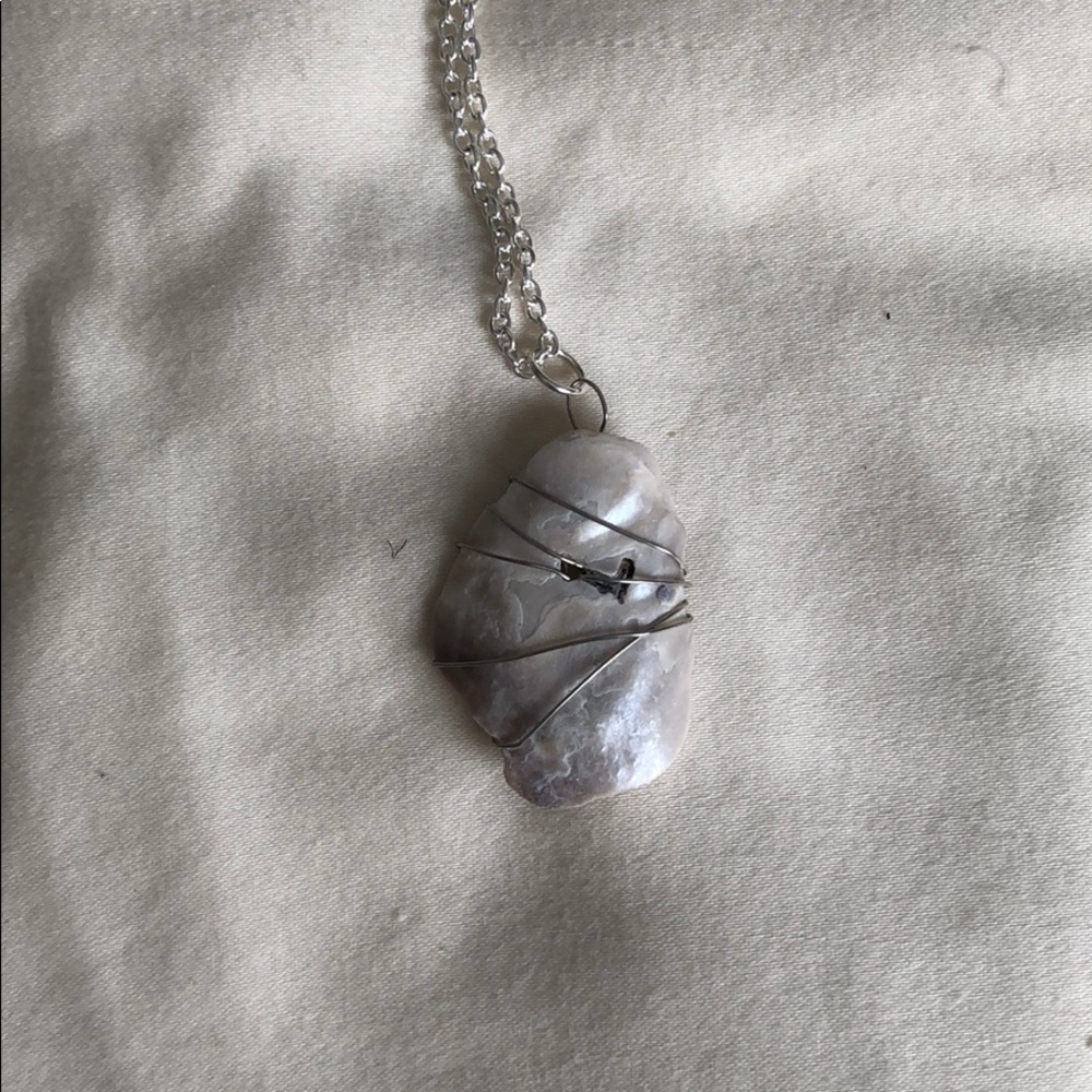 Shell necklace - Picture 4 of 4